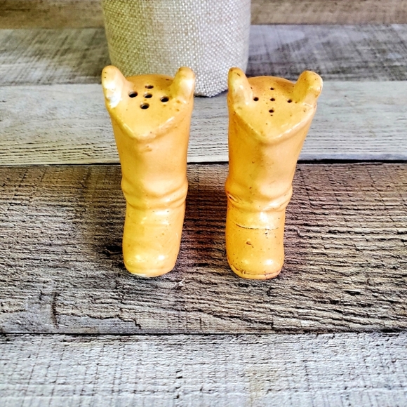 VINTAGE | Cowboy Boot Salt & Pepper Shakers - Picture 2 of 6